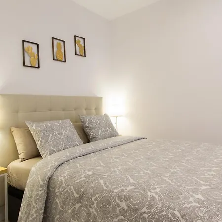 Novus Homes Barcelona Collblanc * لوسبيتاليت دي يوبريغات