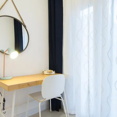 Novus Homes Barcelona Collblanc شقة